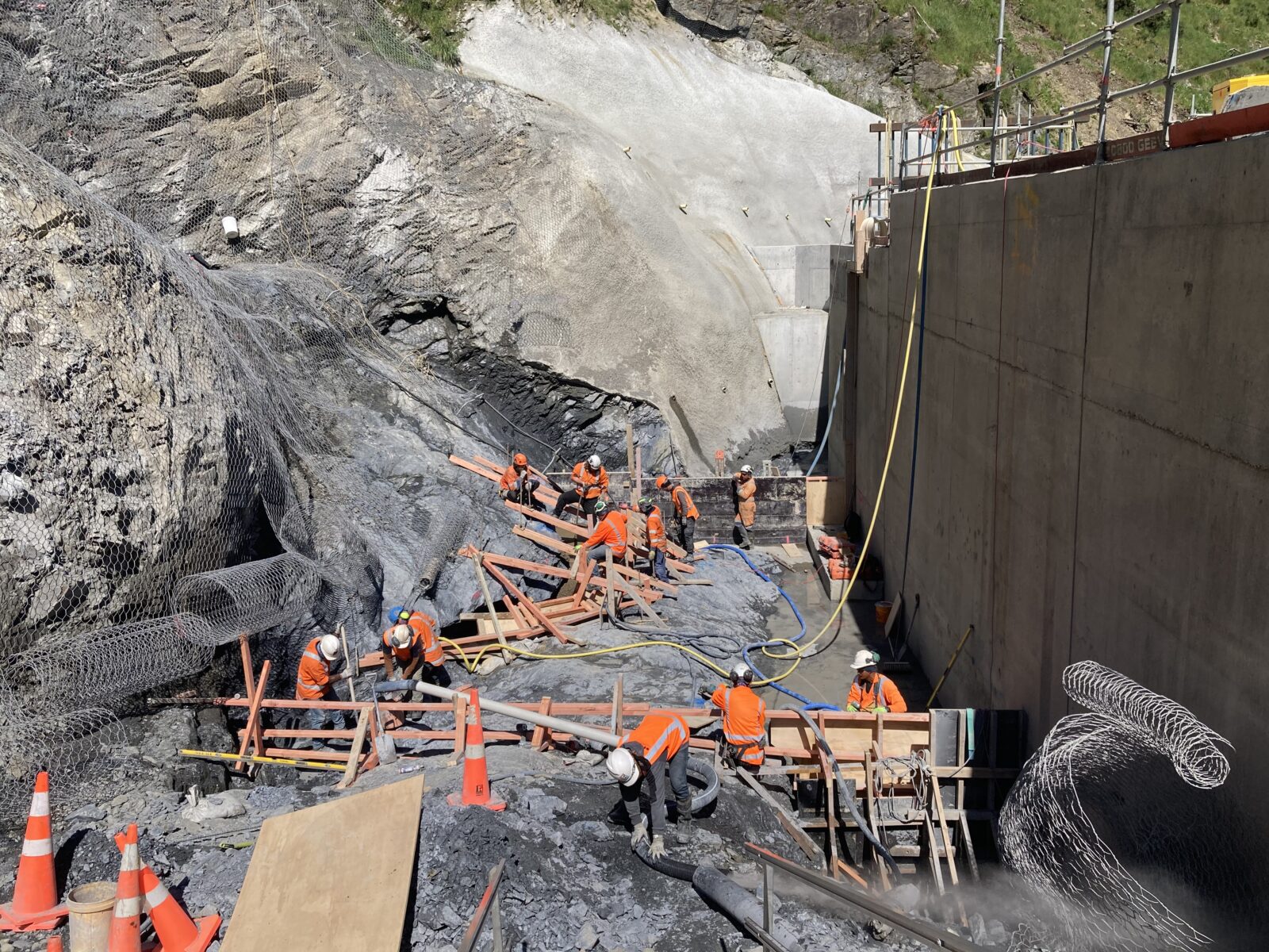 dental concrete in RHS starter dam section E Waimea Water